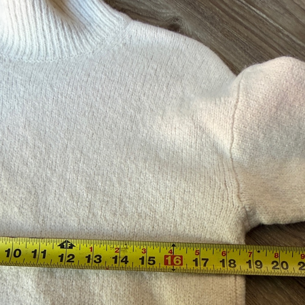 Everlane Cream Turtleneck Merino Wool Blend Sweater Size: M - Picture 8 of 9